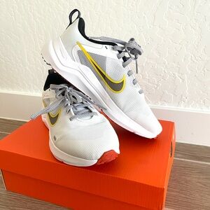 NIKE women’s shoes